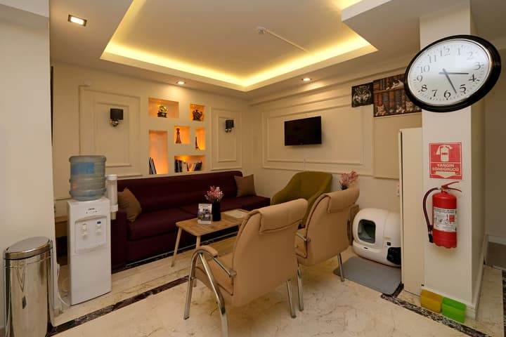 Pera Arya Hotel