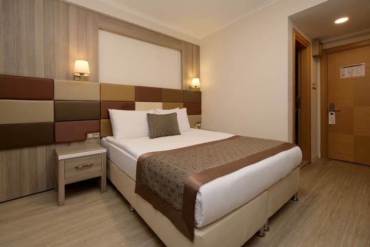 Pera Arya Hotel
