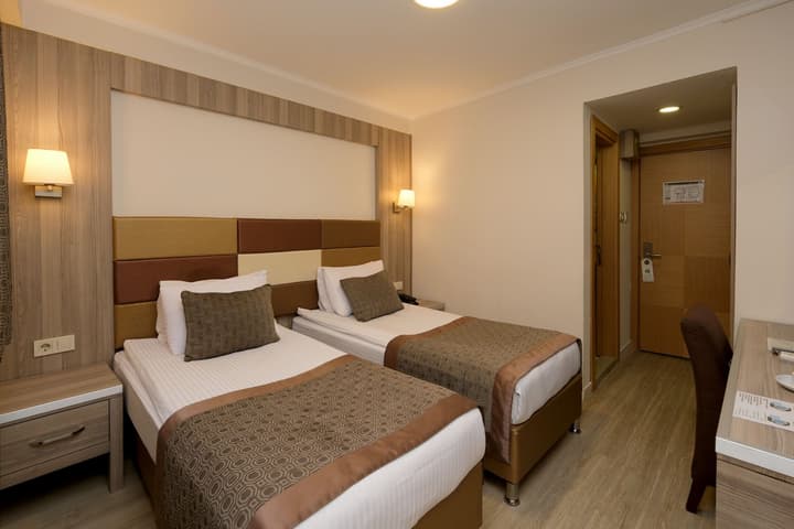 Pera Arya Hotel