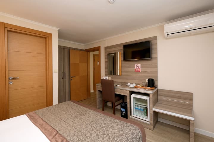 Pera Arya Hotel