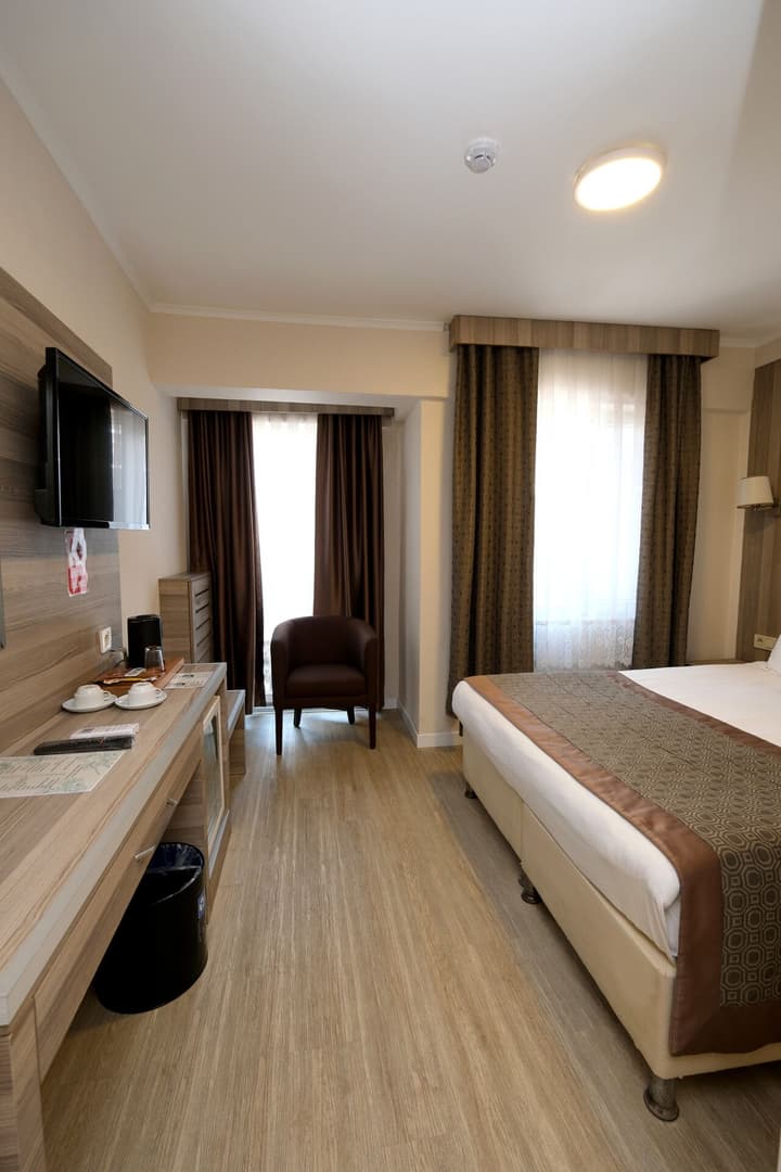 Pera Arya Hotel