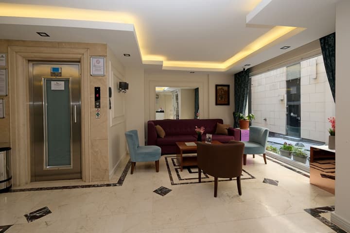 Pera Arya Hotel