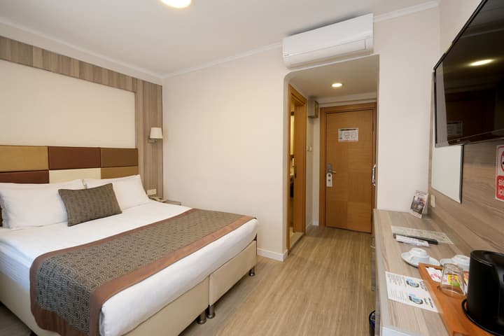 Pera Arya Hotel