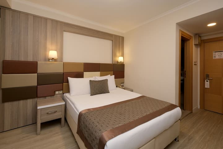 Pera Arya Hotel