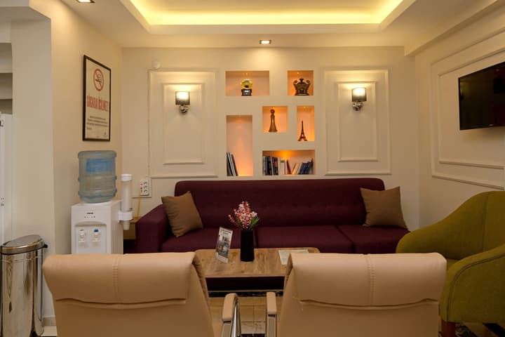 Pera Arya Hotel