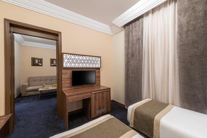 Golden Tulip Al Zahabi