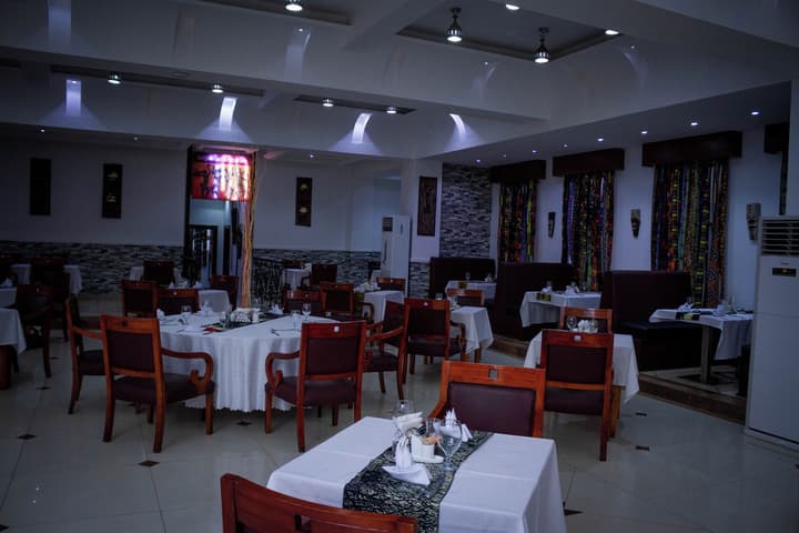 Best Western Plus Paramount Hotel