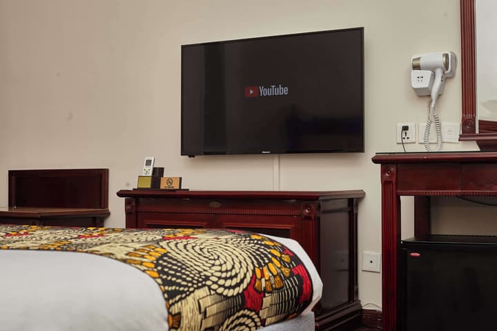 Best Western Plus Paramount Hotel