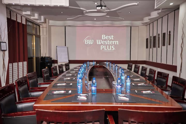 Best Western Plus Paramount Hotel