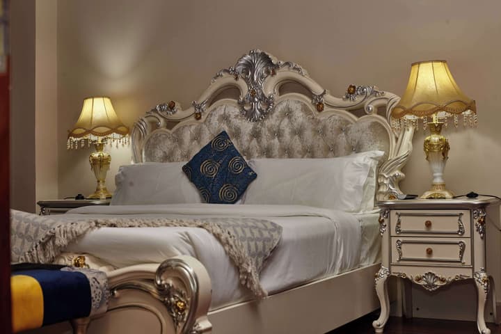 Best Western Plus Paramount Hotel