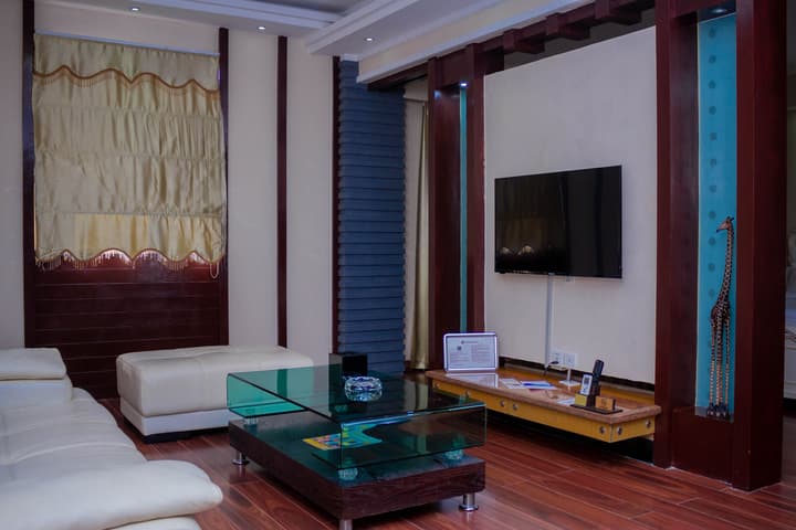 Best Western Plus Paramount Hotel