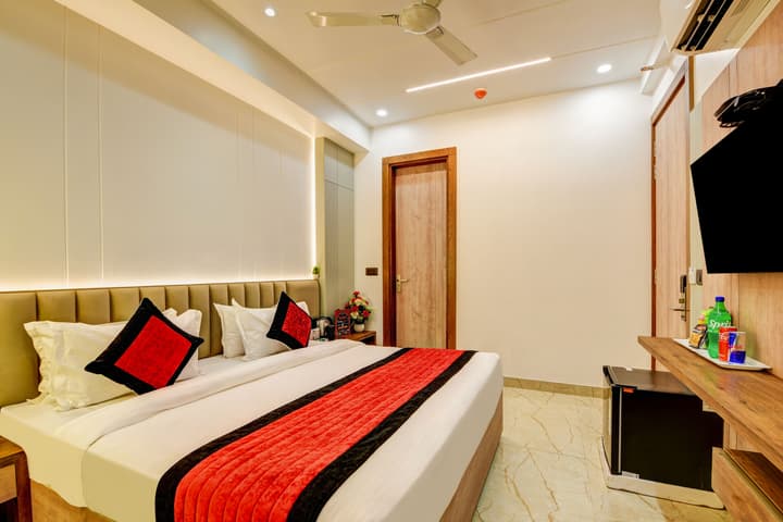 Hotel Mehul International -Near New Delhi Railway Station, Paharganj & Connaught Place