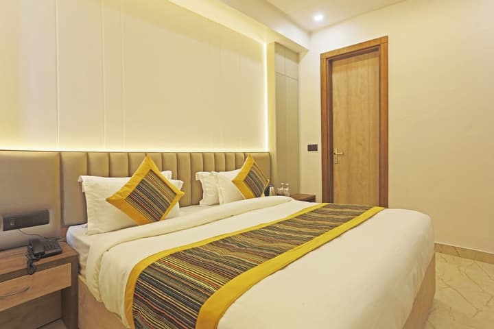 Hotel Mehul International -Near New Delhi Railway Station, Paharganj & Connaught Place