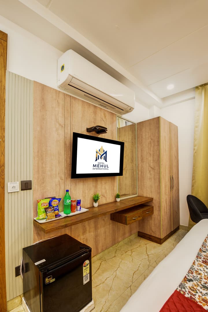 Hotel Mehul International -Near New Delhi Railway Station, Paharganj & Connaught Place