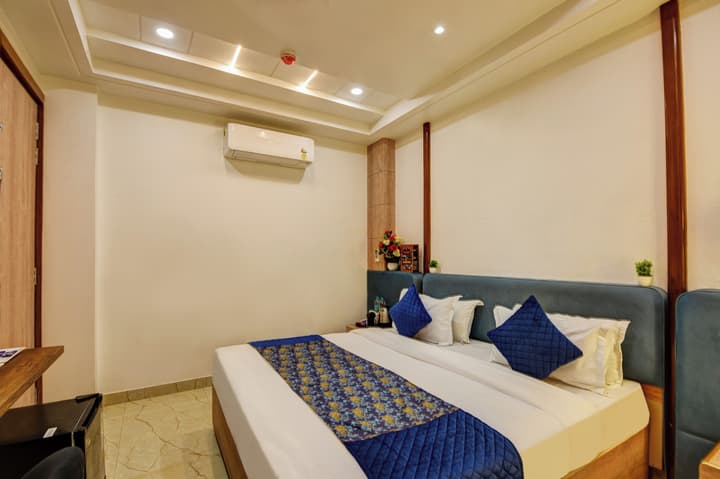 Hotel Mehul International -Near New Delhi Railway Station, Paharganj & Connaught Place
