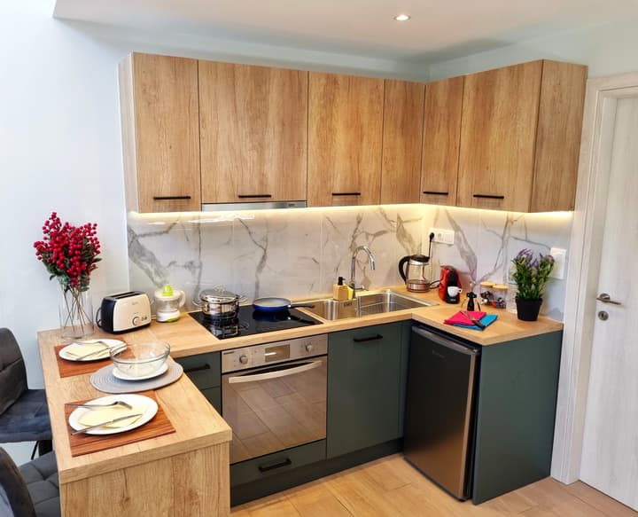 10 Apartments & Suites Athens