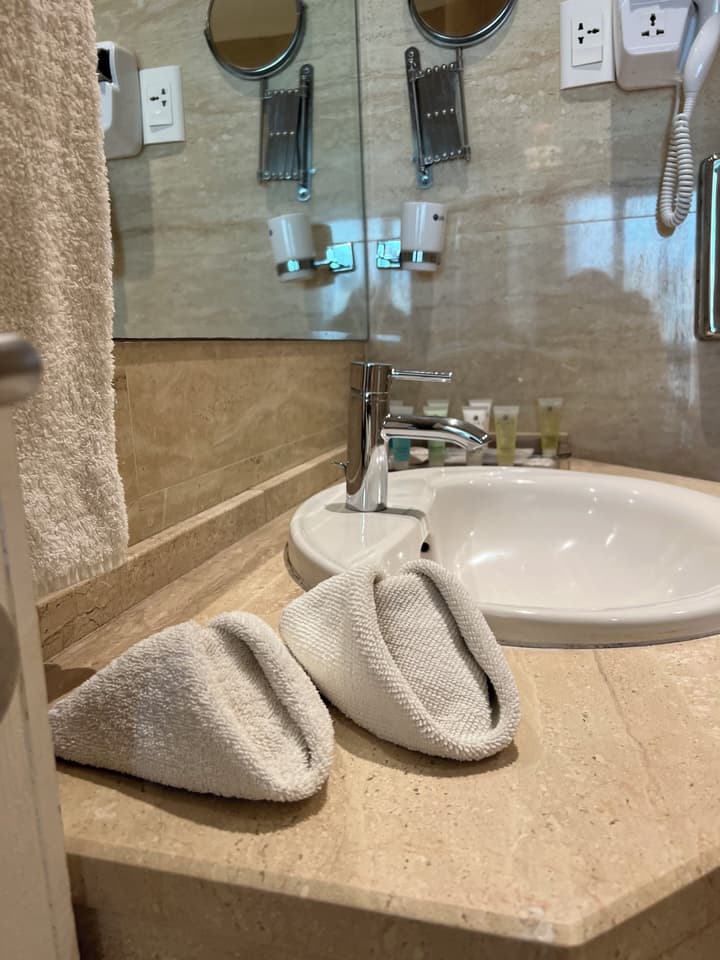 Amman West Luxury Hotel
