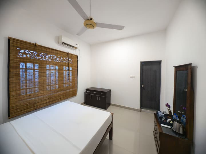 Moi Dambulla by DBI
