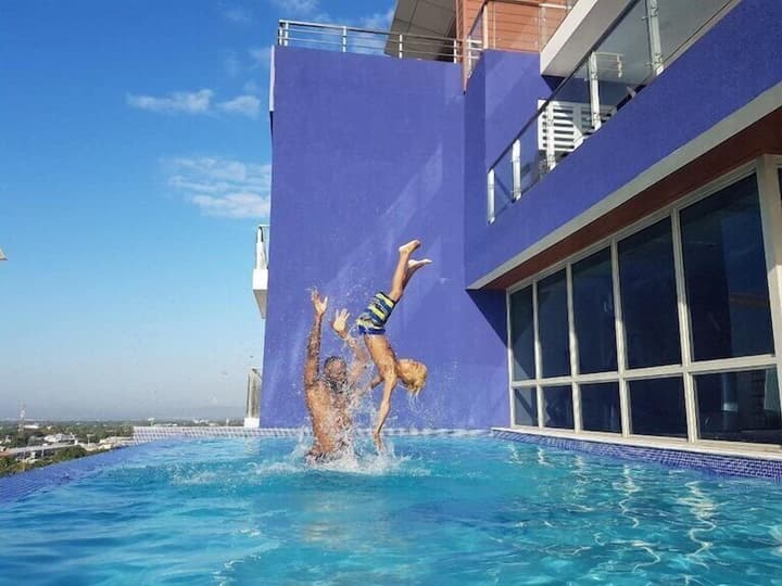 Apartment with roof top pool
