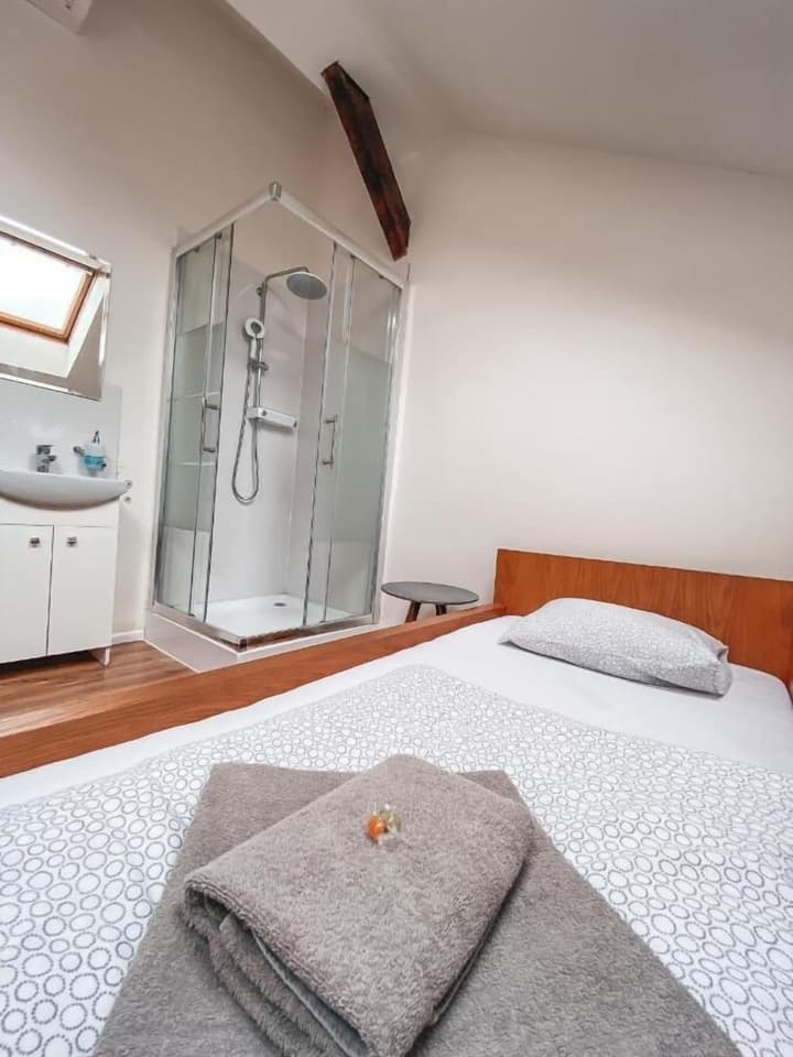 Blue Lotus Hotel & Hostel