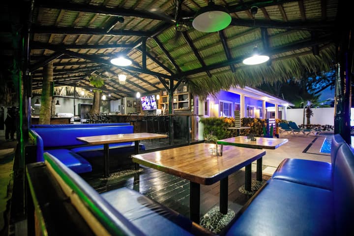 Villa Twelve27