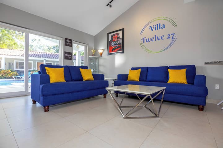 Villa Twelve27
