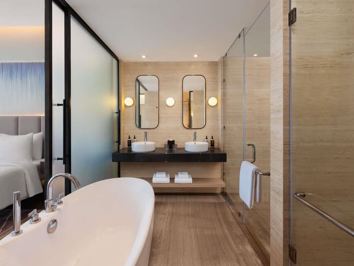 Novotel New Delhi City Centre