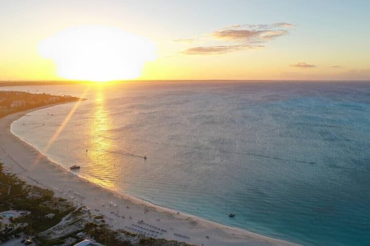 Beachside Villa, Amazing Views, Hotel Amenities v5
