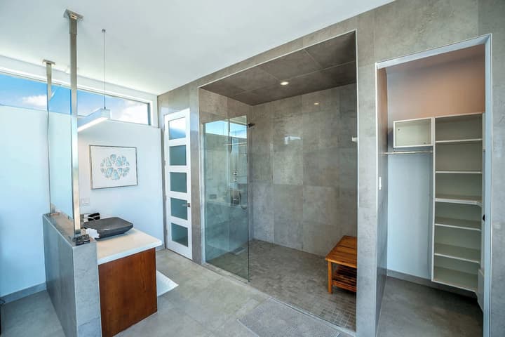 Beachside Villa, Amazing Views, Hotel Amenities v5
