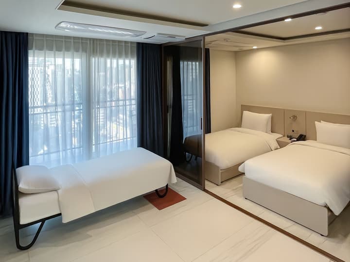 HOTEL THE BOTANIK SEWOON MYEONGDONG