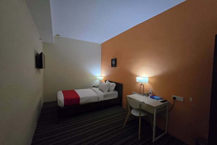 Hotel Seri Warisan Melaka, Stadium Hang Tuah