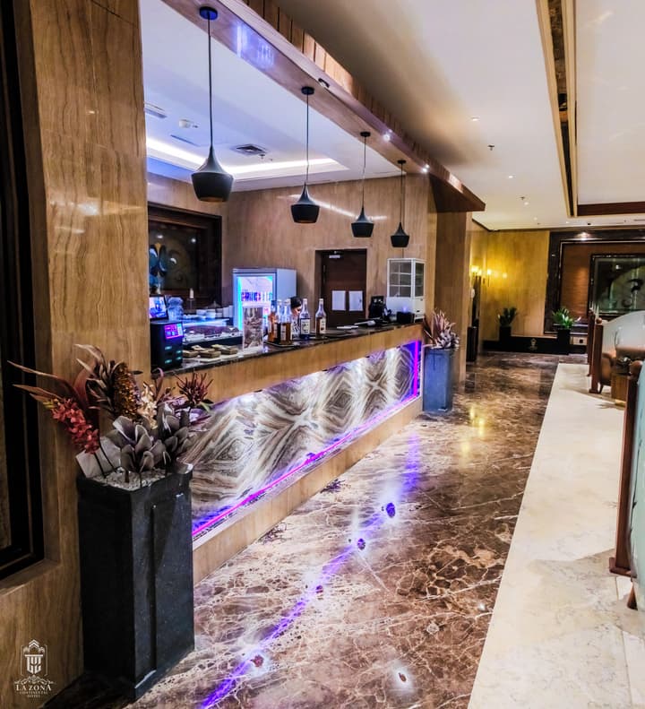 La Zona Continental Hotel