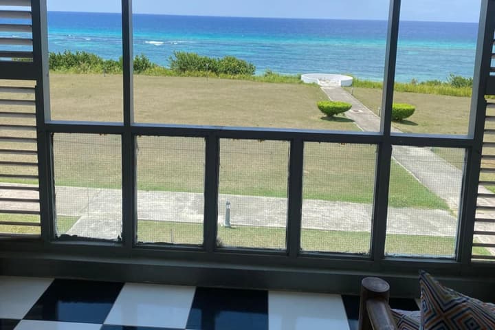 Oceanview Studio Apt w/ Pool, Bar & Beach Access