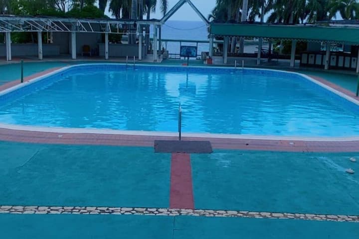 Oceanview Studio Apt w/ Pool, Bar & Beach Access