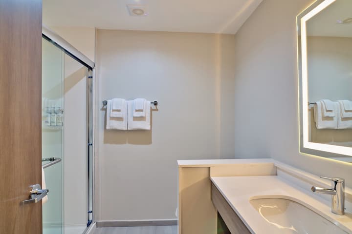 Holiday Inn Express & Suites St. Vincent - Grenadines by IHG