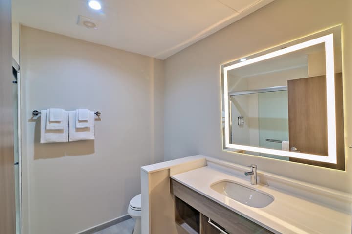 Holiday Inn Express & Suites St. Vincent - Grenadines by IHG