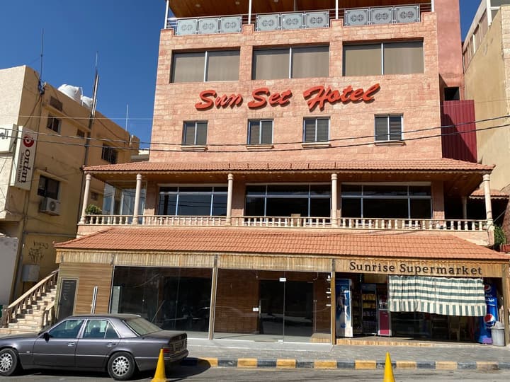 Sunset hotel