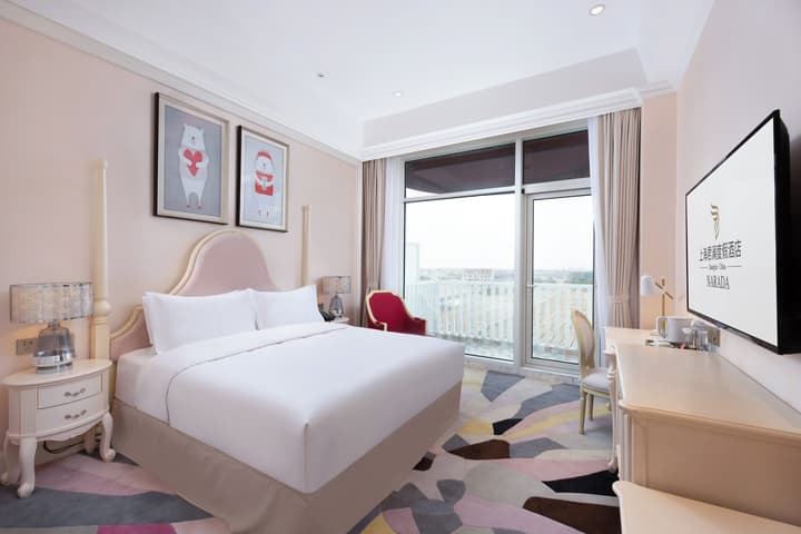NARADA RESORT SHANGHAI  HOTEL Disney Store