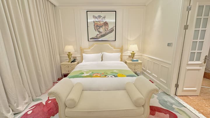 NARADA RESORT SHANGHAI  HOTEL Disney Store