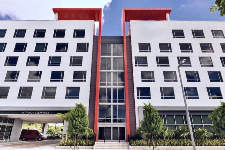 Kompose Boutique Hotel Miami Airport