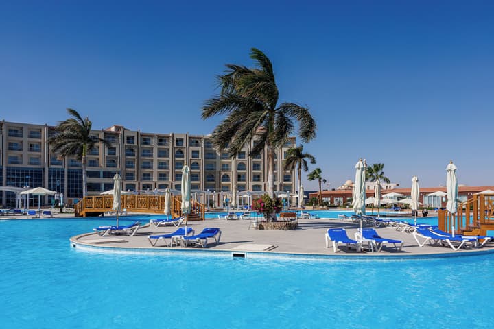 SUNRISE Alora Aqua Park Resort