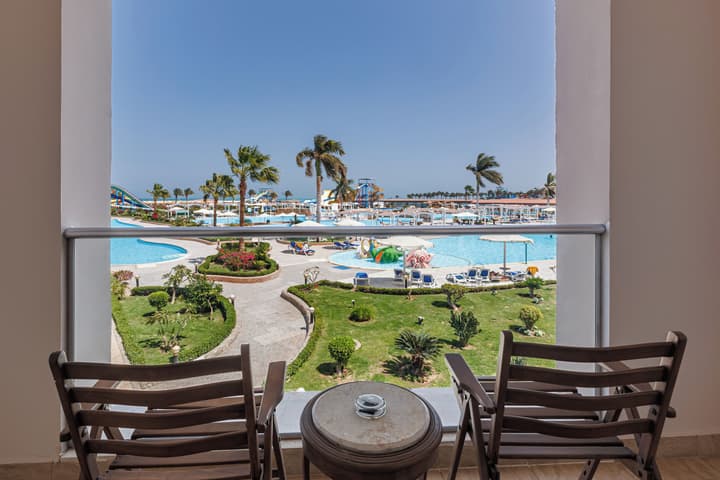 SUNRISE Alora Aqua Park Resort