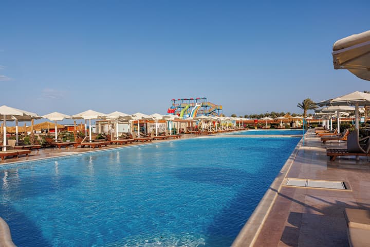 SUNRISE Alora Aqua Park Resort