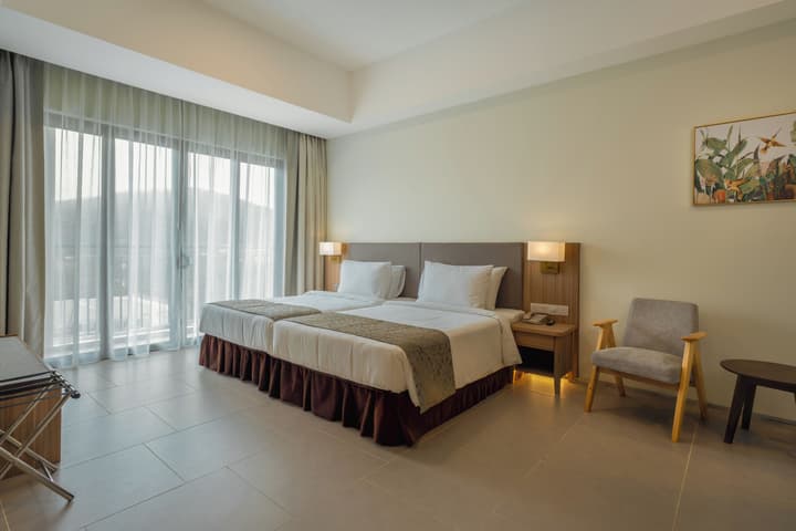 Zenith Suites Cameron