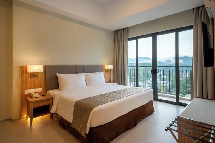Zenith Suites Cameron