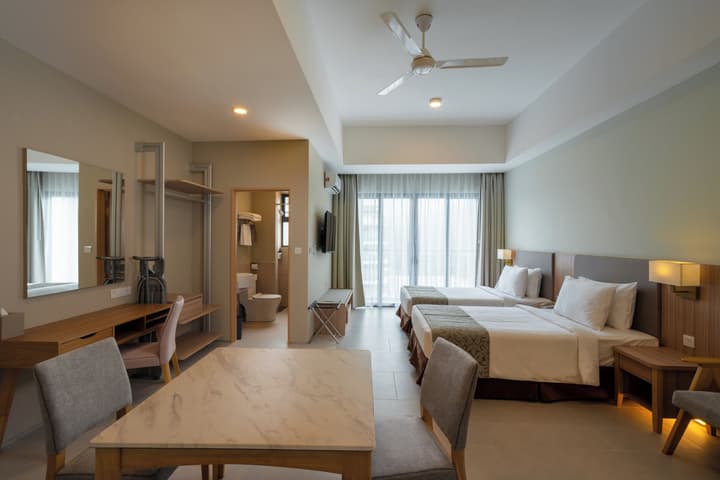 Zenith Suites Cameron
