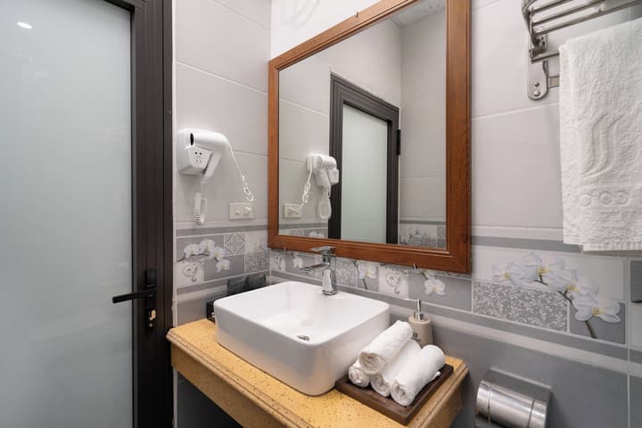 Tam Coc Center Luxury Hotel & Villa