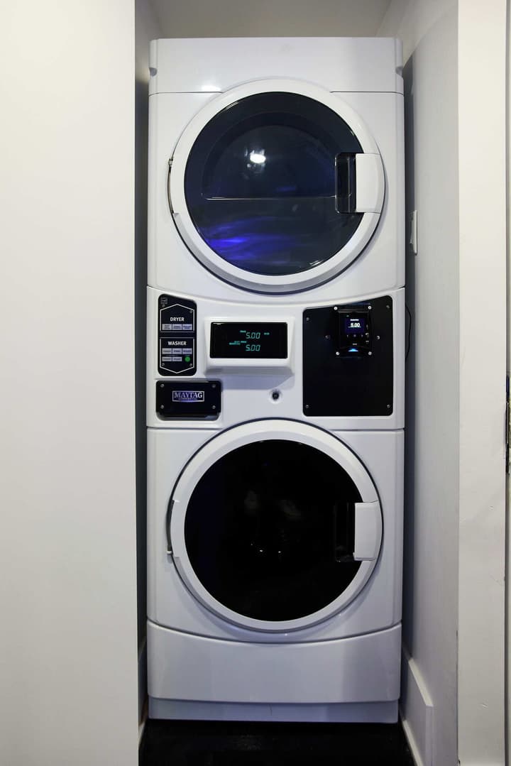 Capsule Hotel