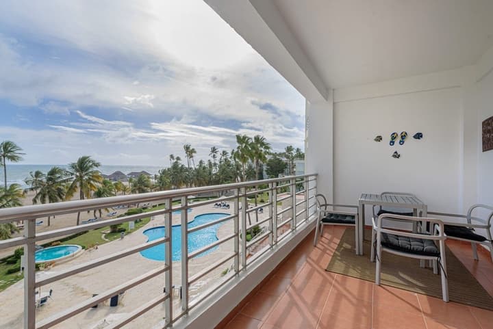 Beachfront Condo Costa del Sol Sleeps 6