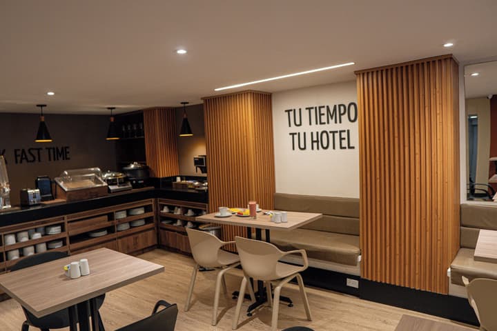 Hotel Continental By Hours